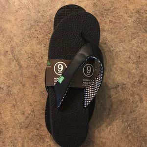 Sanuk Black Flip Flops